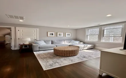 1923_w_melrose_living_room_ne