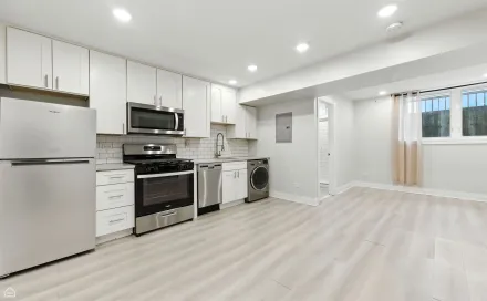 5-web-or-mls-3734_w_diversey_ave_g2_005