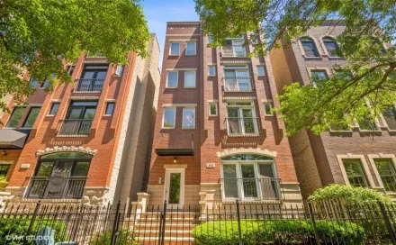 01_3633nwiltonave1_57_frontview_lowres