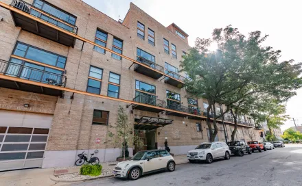 5245_1757541404_17574604331-2023_10_4_2545_S_Dearborn_Unit_511_MLS_ONLY_32.jpg