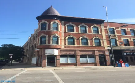 7234_1754776614_1754659734-1_-_1040-44-w-18th-1044-Exterior-MMC-1920px.jpg