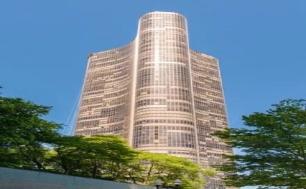 lake_point_tower_apartments_4