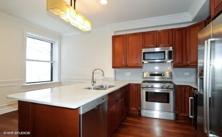 04_323WWebster_Unit1E_177_Kitchen_LowRes-1590523614