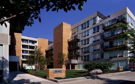 1440 S Michigan Apartments3-1603496044