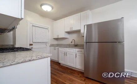 1535 Fargo Unit 1A-5 Kitchen_LowRes