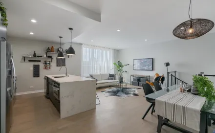 1708_W_Cermak_living_room-1586027243