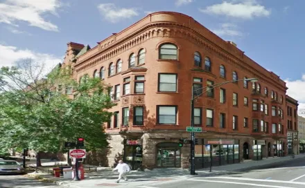 2300 N Clark