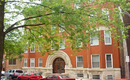 2464 N Geneva Terrace Apartments-1602784560