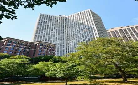 2626 North Lakeview Apartments-1606776534