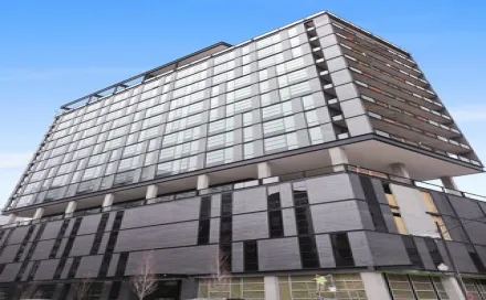 400 West Huron Apartments-1602880585