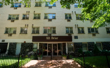 521-W-BriarPl_2 A