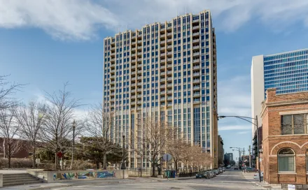 700 N Larrabee Apartments5-1602178664