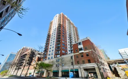 One East 15th Place Apartments-1603654448