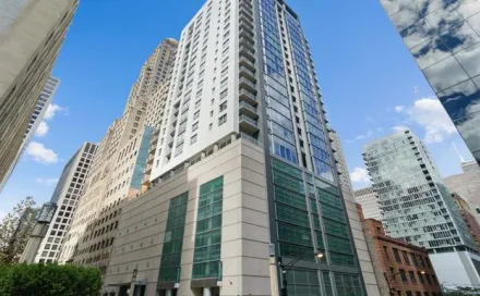 160_e_illinois_building