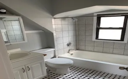 3729_n_kenmore_ave_unit_3_bathroom
