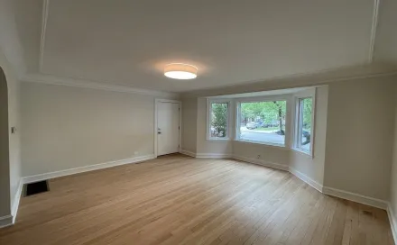 3522_damen_front_room