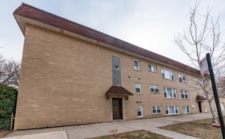 17623599145-2023_3_22_3058_N_Kostner_Unit_2E_MLS_ONLY_1.jpgthumbnail