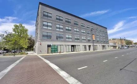 17688486656-public_connect_listings_115204_images_1684043819-208D3594.jpgthumbnail