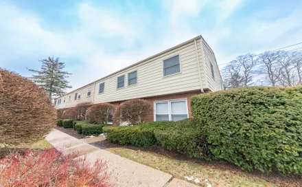 17700734609-2023_2_22_820_N_Milwaukee_Unit_E_MLS_ONLY_1.jpgthumbnail