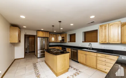 17726587876-2024_9_20_4625_N_Dover_Unit_G_10.jpgthumbnail