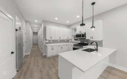 17751572332-FR_2317_West_Taylor_Street_Chicago_IL_60612002.jpgthumbnail