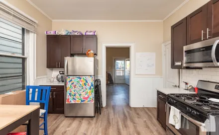 17761704305-2023_4_26_1431_W_Belmont_Unit_2R_5.jpgthumbnail