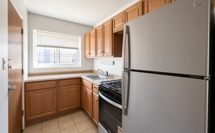 storage-googleapis-images-17912178064-01-kitchen.jpgthumbnail