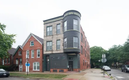 urbanabodes-photos-16901-A.jpgthumbnail