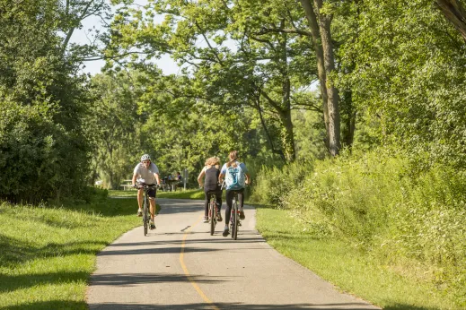 Bikers-on-trail-Northbrook_gallery(7)