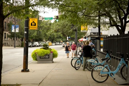 Divvy bike station on Montrose Ave in Buena Park Chicago