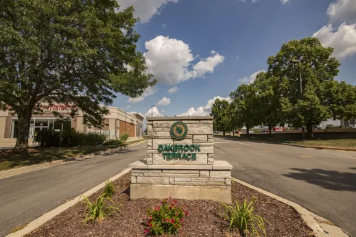 Front_view_Sign_welcome_flowers_street-store-Oak-Brook-Terrace_gallery(8)