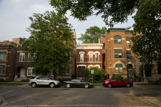 Italianate two flat apartment in Bucktown Chicago