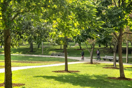 Kids-biking-down-trail-benches-Ashburn_gallery(1)