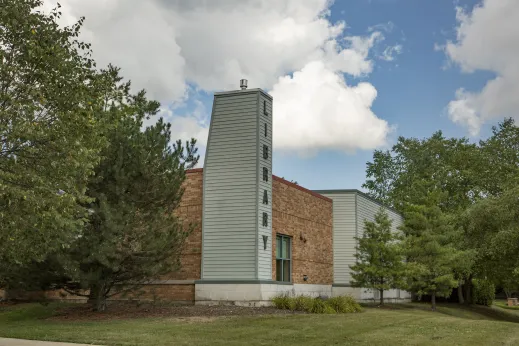 Library-outside-lawn-books-Hoffman-Estates_gallery(11)