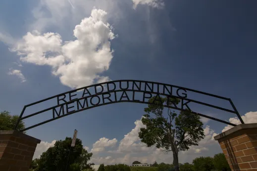 Read Dunning memorial tree in Dunning Chicago