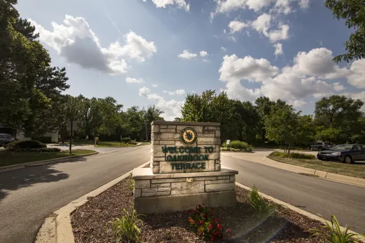 Sign_welcome_flowers_street-Entrance-Oak-Brook-Terrace_gallery(7)