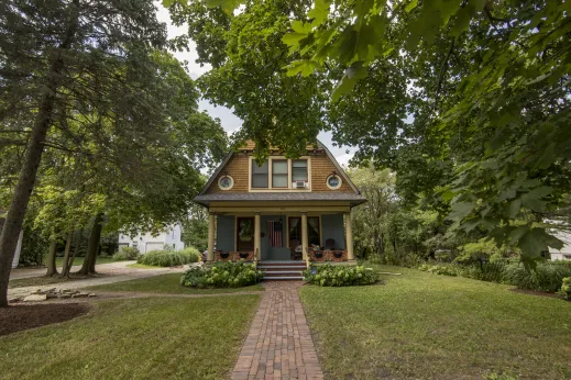 Single_family_home_lawn_flag_window_unit_Downers_grove-gallery(1)