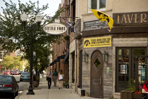 Tavern on Little Fort bar and restaurant on N Lincoln Ave in St. Ben's Chicago