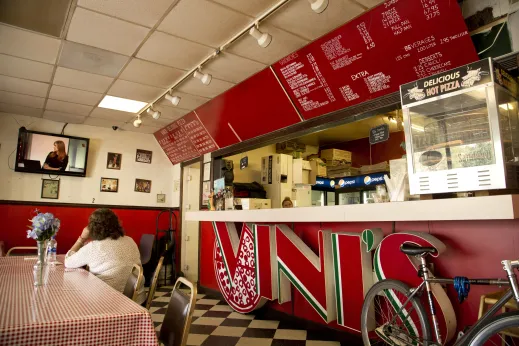 Vini's Pizza Restaurant interior on W Lawrence Ave in Mayfair Chicago