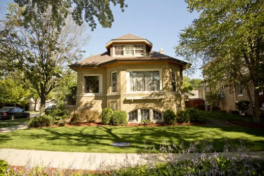 Classic Chicago bungalow exterior in Edison Park