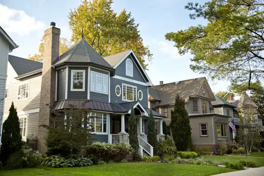 Front lawns outside of Victorian style homes in Old Irving Park Chicago