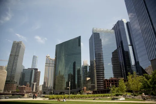 Glass skyscrapers and Chicago River South Branch in the Loop