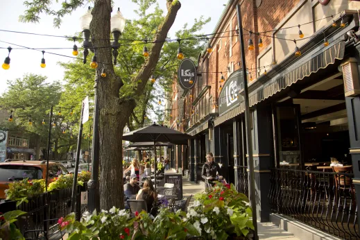 LGs Bar customers at outdoor patio seating in Old Town Chicago