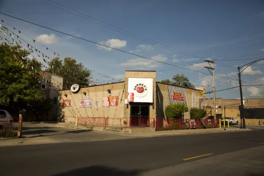 Local restaurant down the street from apartments in Austin Chicago