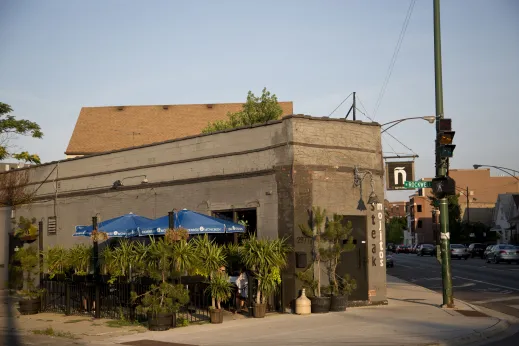 Restaurant exterior in Avondale Chicago