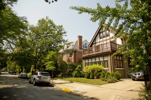 Single family homes and front lawns in Margate Park Chicago