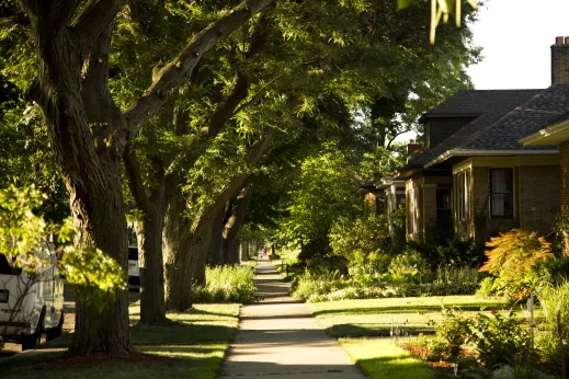 Single family homes and front lawns in West Ridge Chicago