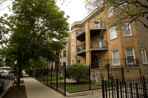 Six flat apartments with balcony in Buena Park Chicago