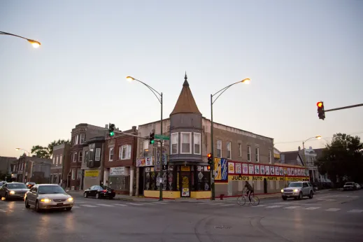 Small businesses front in Avondale Chicago