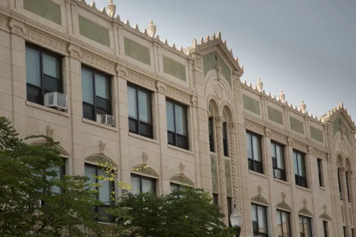 Terra cotta details on apartment exterior in Sheridan Park Chicago